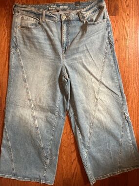 torrid wide leg vintage stretch jean. Down to earth.  20short.